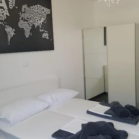 Grey House Appartamento Makarska