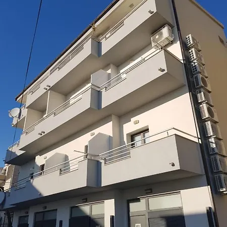 Grey House Appartamento Makarska