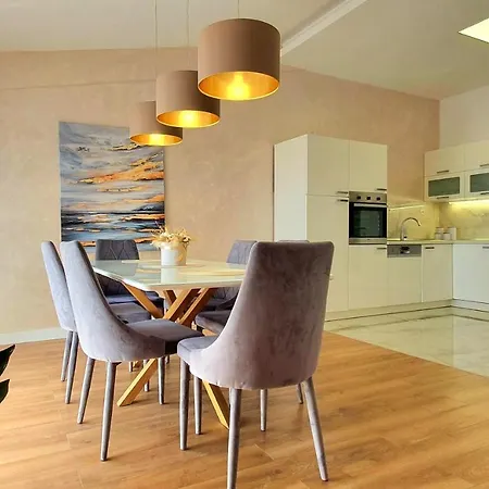 Grey House Appartamento Makarska