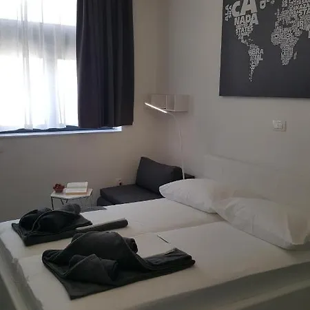 Grey House * Makarska